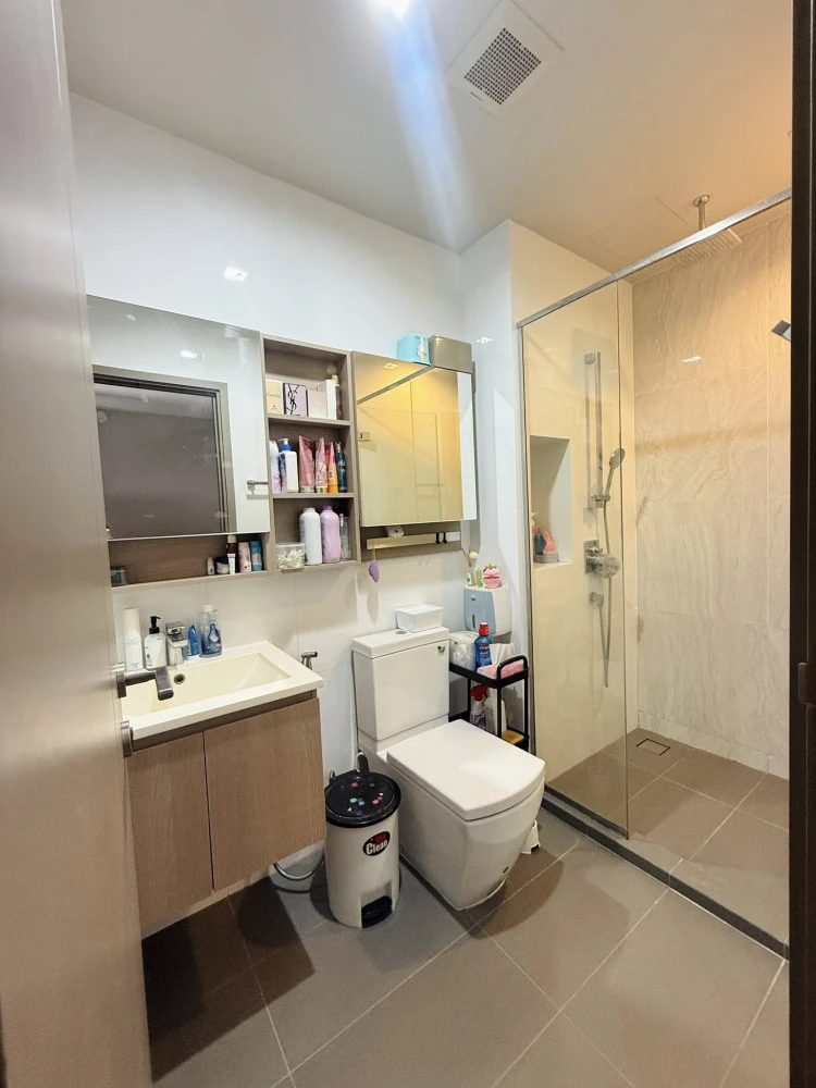 Selling a fully furnished unit at The Line Wongsawang, 29th floor. Book now!