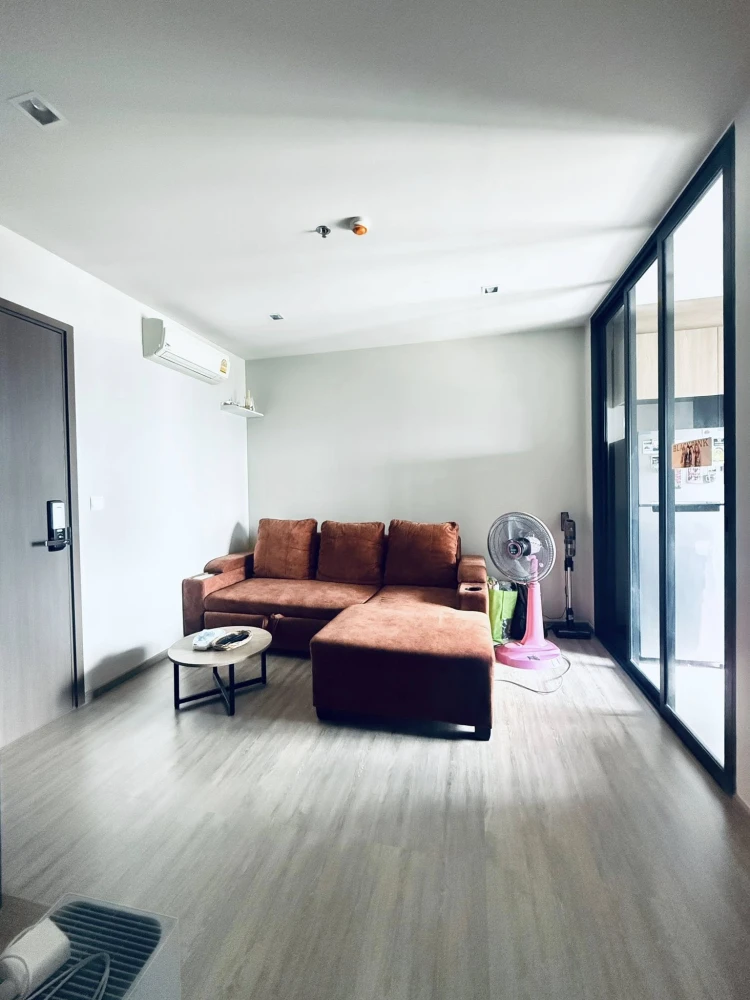 Selling a fully furnished unit at The Line Wongsawang, 29th floor. Book now!