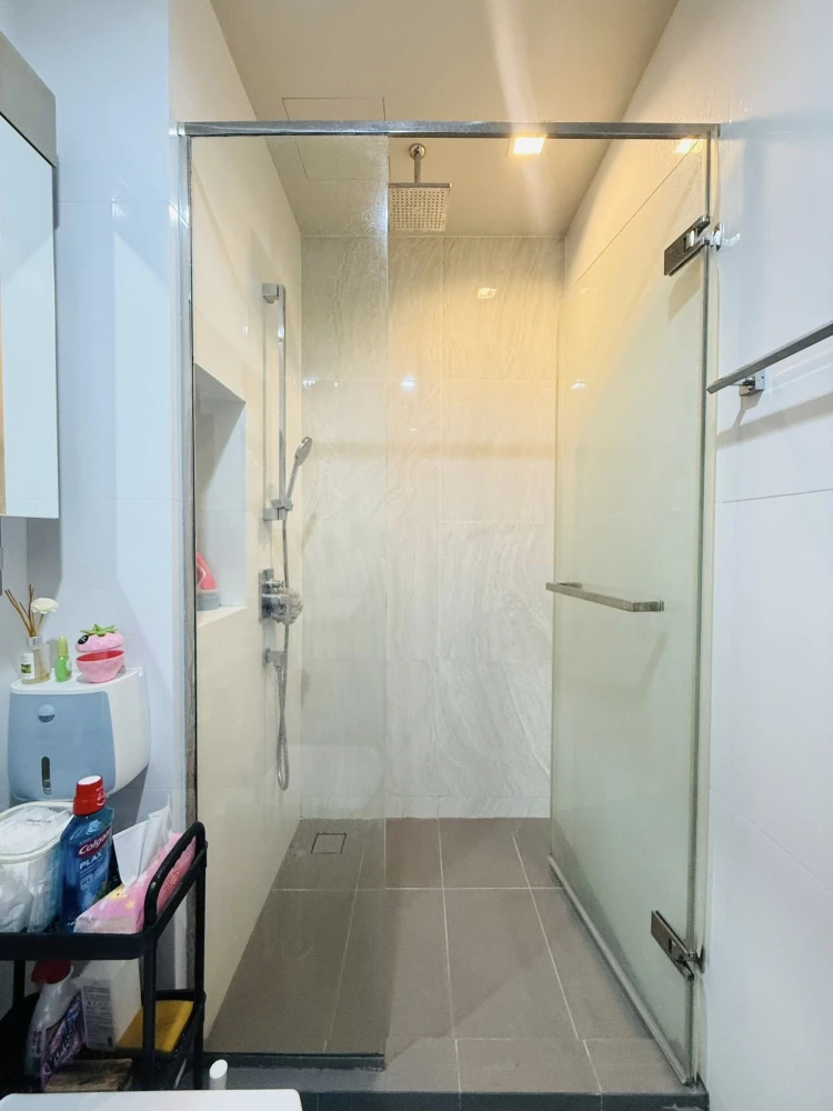Selling a fully furnished unit at The Line Wongsawang, 29th floor. Book now!