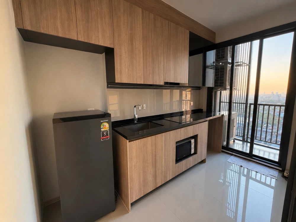 Selling a corner unit at The Line Wongsawang. Private, on the 22nd floor with unobstructed city views. North-facing, avoiding the afternoon sun, makin