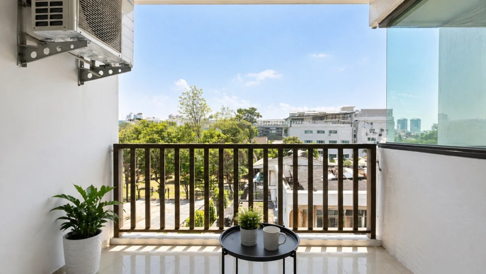 Selling The Link Vano Sukhumvit 64, 5th floor, fully furnished unit. Book now! Don't miss out!
