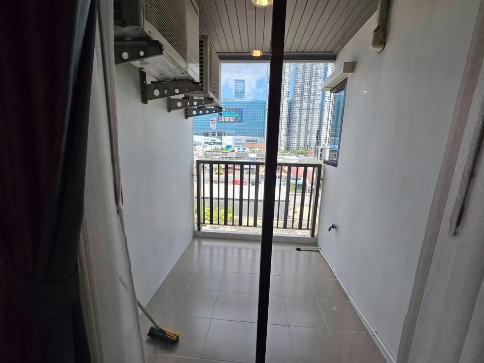 For sale: The Link Vano Sukhumvit 64, ready to move in, furnished, just bring your bags before it's gone.