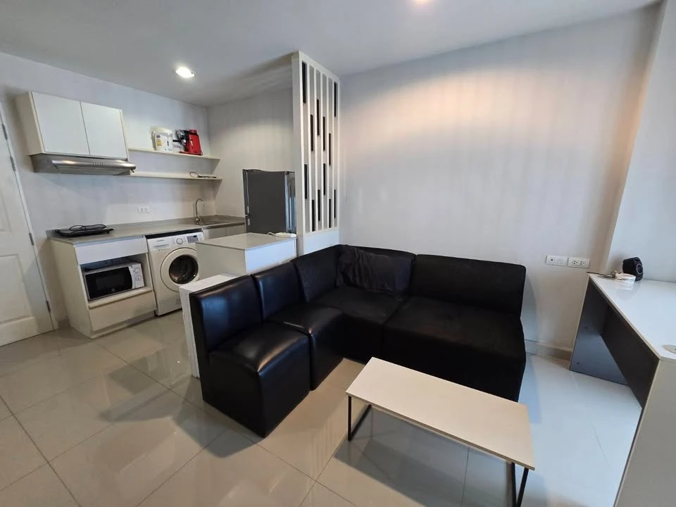 For sale: The Link Vano Sukhumvit 64, ready to move in, furnished, just bring your bags before it's gone.
