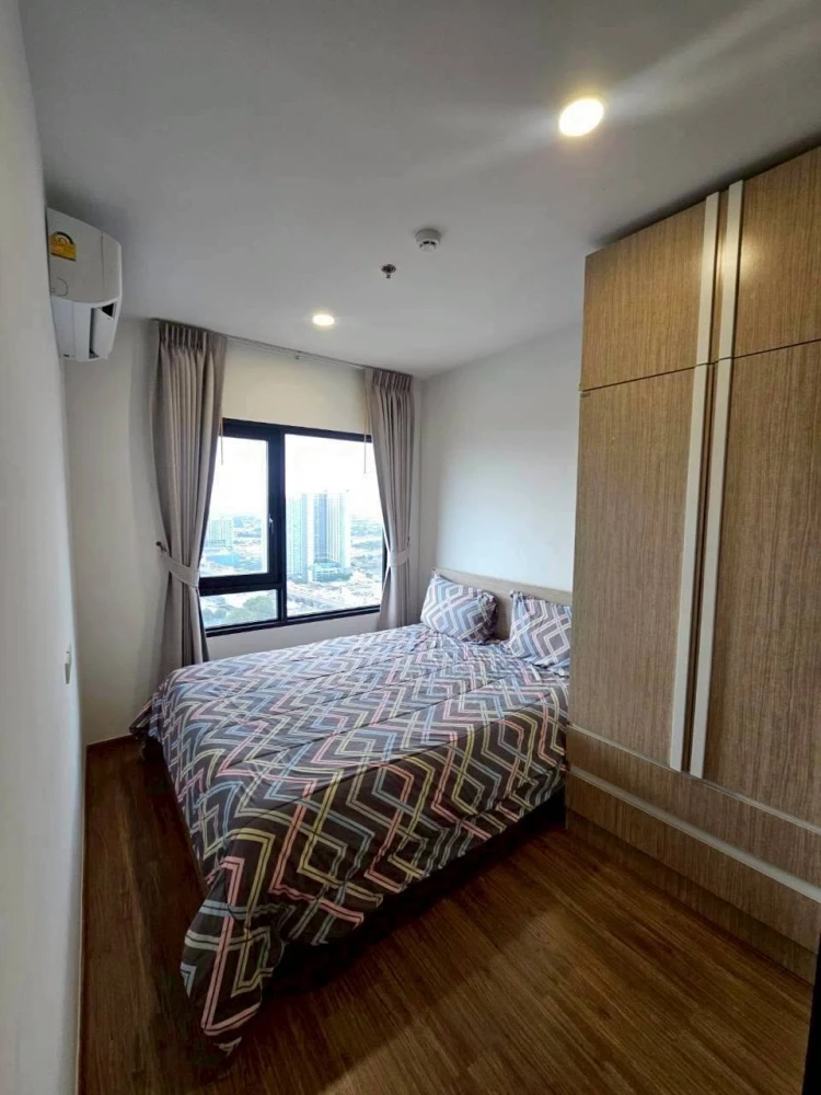 Selling The Livin Phetkasem 37. Nice unit, fully furnished, convenient location. Don't miss out! images