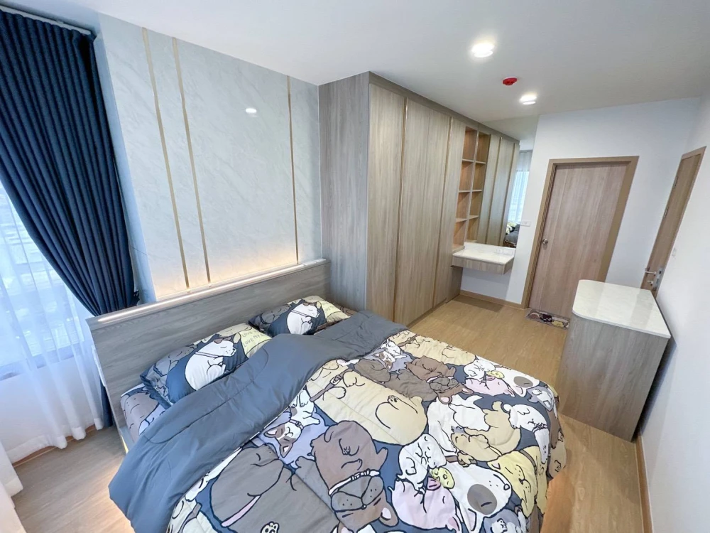 For sale: The Livin Phetkasem 37, beautifully decorated room with a theme, plenty of usable space, high-quality built-in furniture. Reserve now!