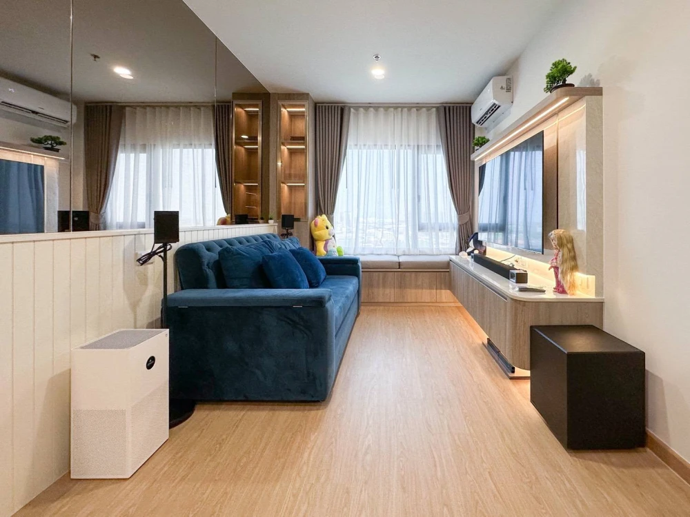 For sale: The Livin Phetkasem 37, beautifully decorated room with a theme, plenty of usable space, high-quality built-in furniture. Reserve now!