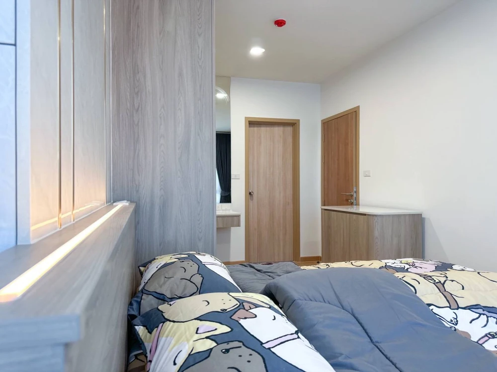 For sale: The Livin Phetkasem 37, beautifully decorated room with a theme, plenty of usable space, high-quality built-in furniture. Reserve now!