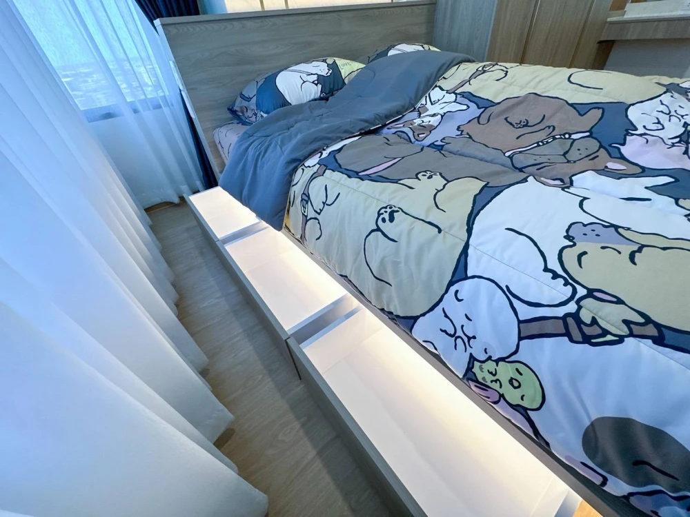 For sale: The Livin Phetkasem 37, beautifully decorated room with a theme, plenty of usable space, high-quality built-in furniture. Reserve now!