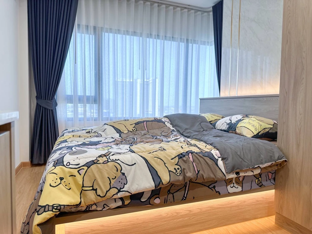For sale: The Livin Phetkasem 37, beautifully decorated room with a theme, plenty of usable space, high-quality built-in furniture. Reserve now!