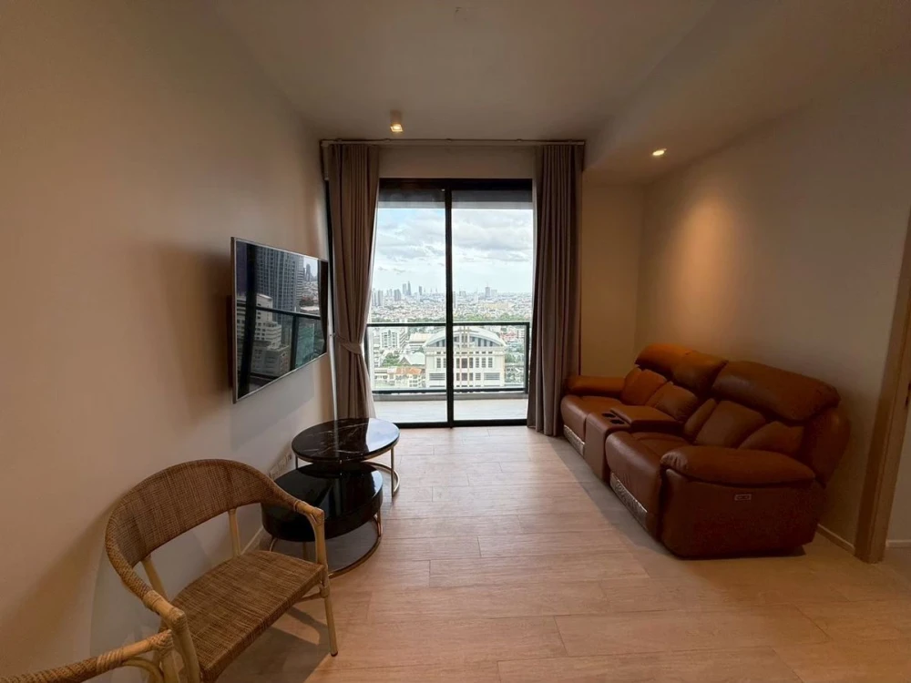 For sale: The Lofts Silom, fully furnished, ready to move in. Interested? Reserve now! Don't miss out!