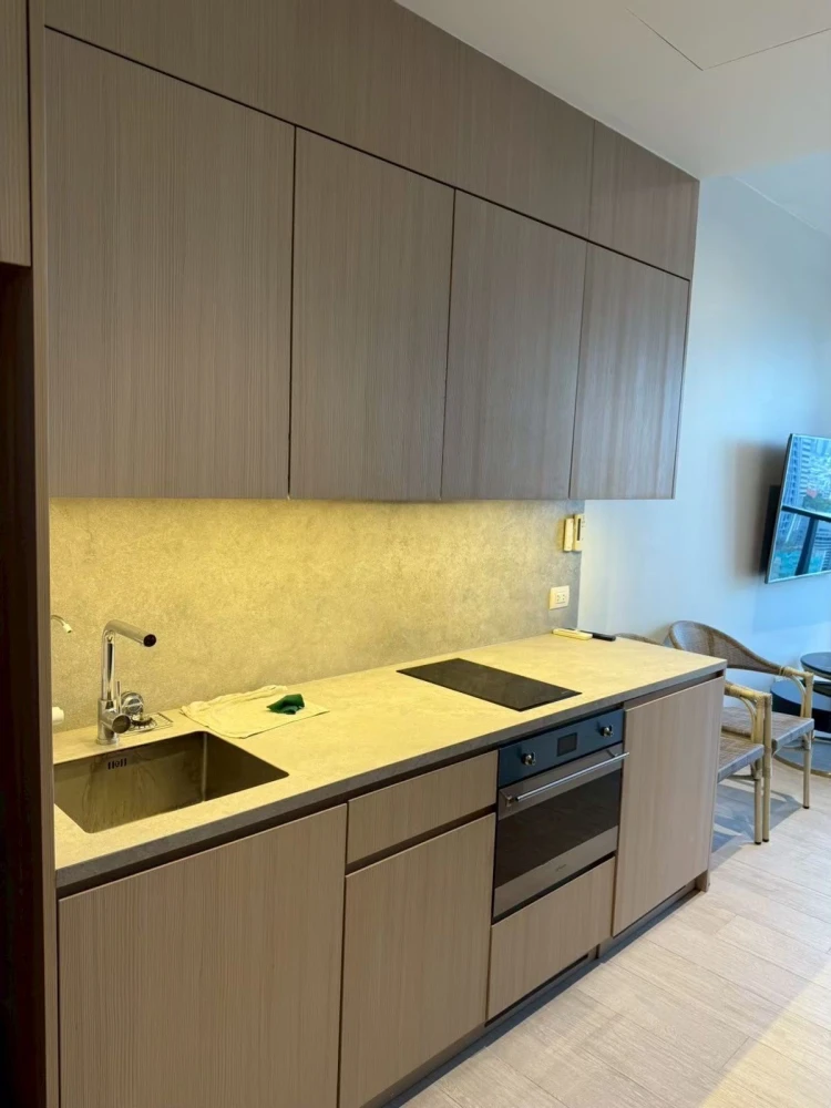 For sale: The Lofts Silom, fully furnished, ready to move in. Interested? Reserve now! Don't miss out!