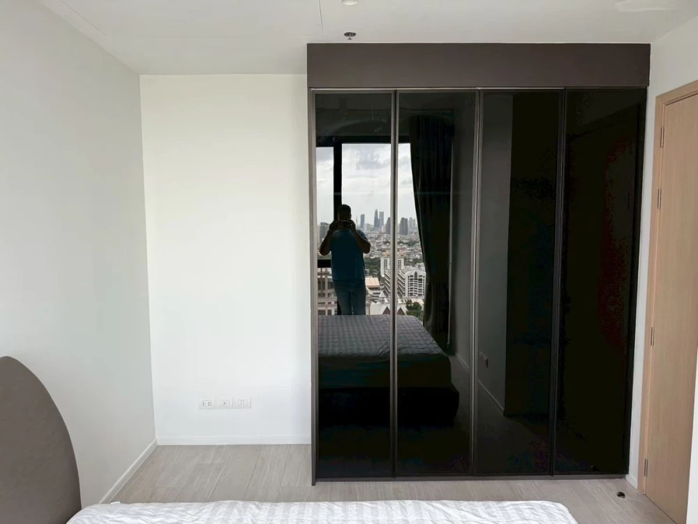 For sale: The Lofts Silom, fully furnished, ready to move in. Interested? Reserve now! Don't miss out!