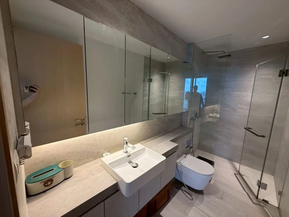 For sale: The Lofts Silom, fully furnished, ready to move in. Interested? Reserve now! Don't miss out!