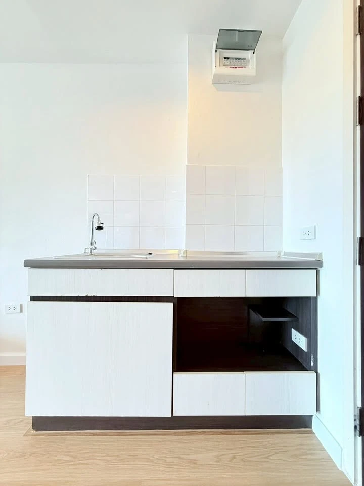 For sale: The Log 3 Sukhumvit 101/1, ready to move in, open view, not blocked, complete facilities, book now before you miss out!!