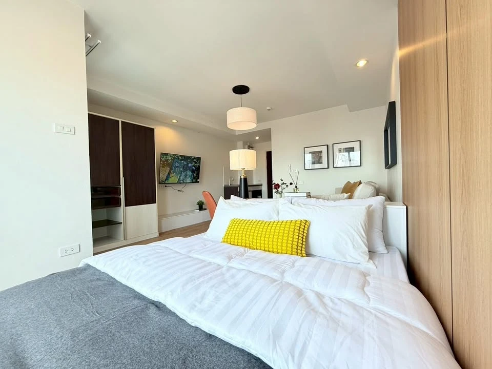 For sale: The Log 3 Sukhumvit 101/1, ready to move in, open view, not blocked, complete facilities, book now before you miss out!!