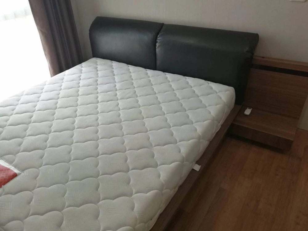 Selling spacious and comfortable units at The Mark Ratchada - Airport Link, fully furnished with quality furniture. A must-have!