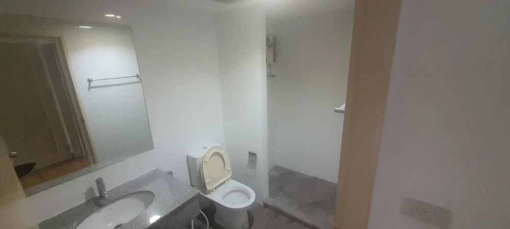 For sale: The Master Sathorn Executive, 6th floor, spacious room, comfortable, nice to live in. Reserve now, don't miss out.