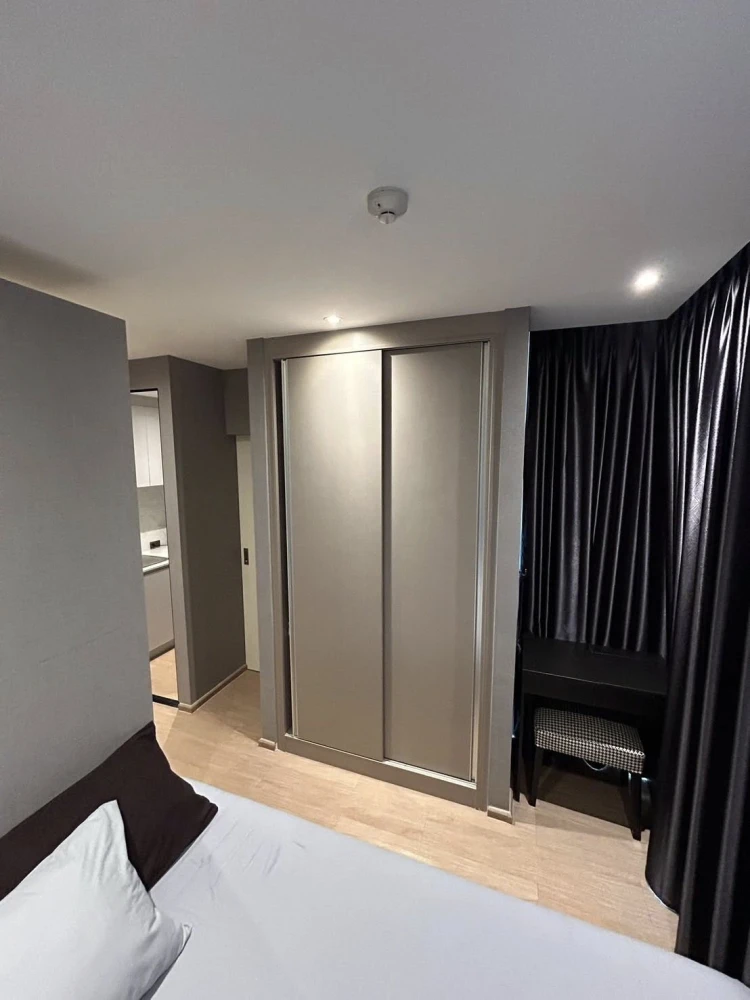 For sale: The Matt Sathorn-Thapra. Spacious and comfortable room. Fully furnished. Reserve now before it's too late.