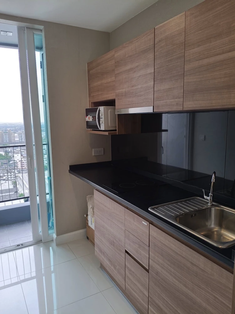 For sale: The Metropolis, 1 bedroom, 1 bathroom, 26th floor, beautiful view, not blocked, good location, fully furnished, reserve now.