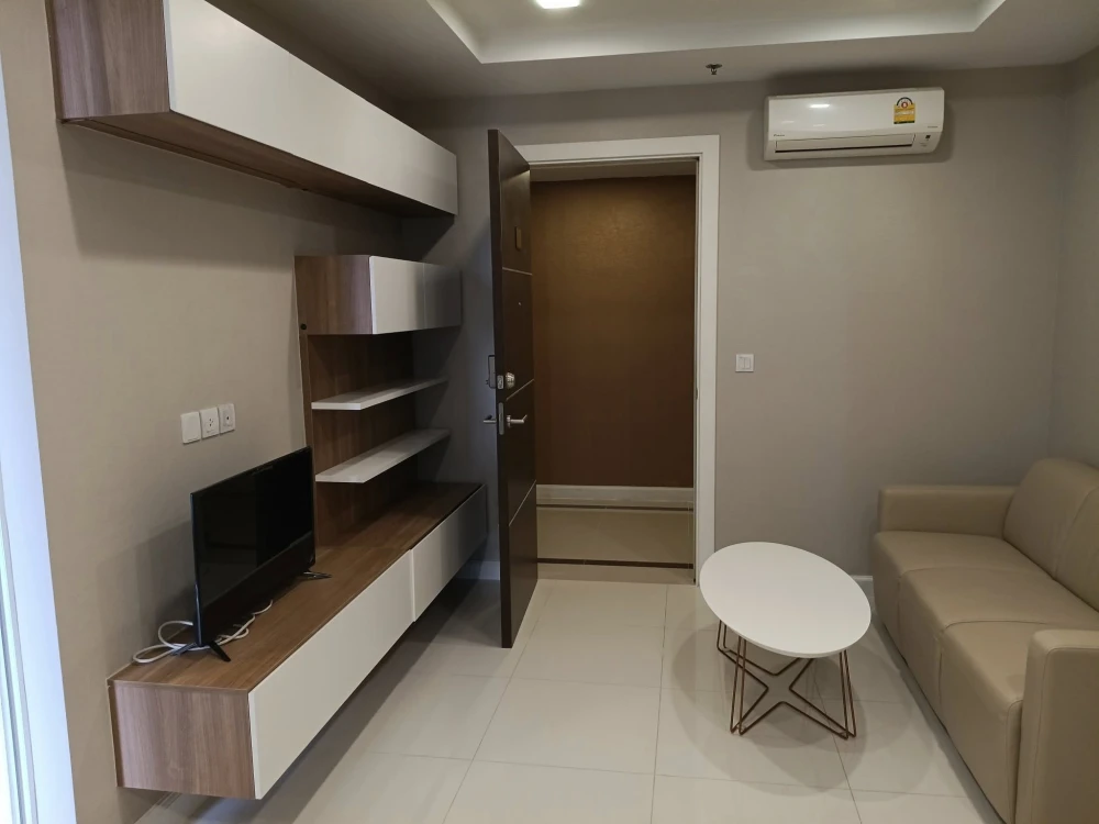 For sale: The Metropolis, 1 bedroom, 1 bathroom, 26th floor, beautiful view, not blocked, good location, fully furnished, reserve now.