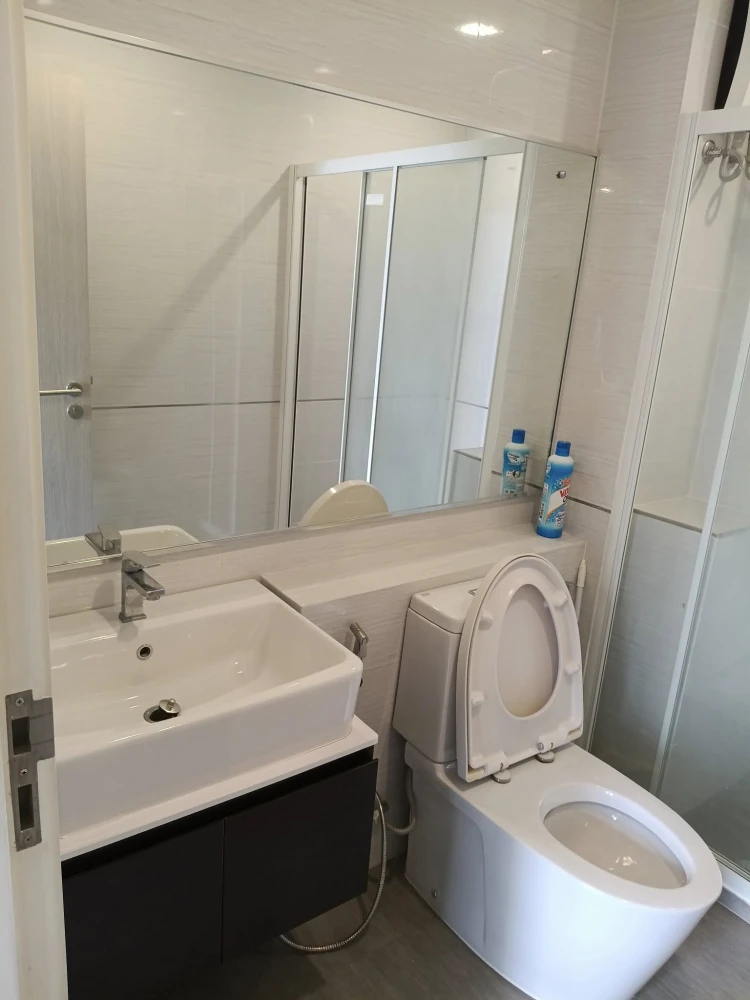 For sale: The Metropolis, 1 bedroom, 1 bathroom, 26th floor, beautiful view, not blocked, good location, fully furnished, reserve now.