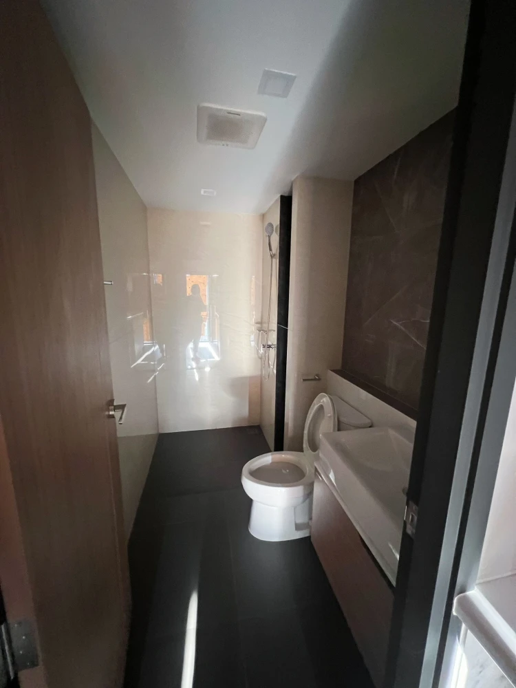 For sale: The Moment Ratchada 19, 1 bedroom, 1 bathroom, 4th floor, good location, convenient transportation, fully furnished, reserve now.