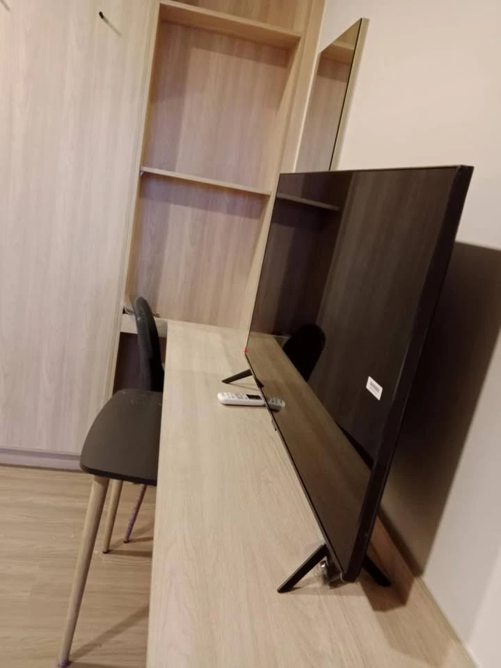For sale: The Muve Bangna, fully furnished and equipped with appliances, including a built-in kitchen. Hurry up and get this price!