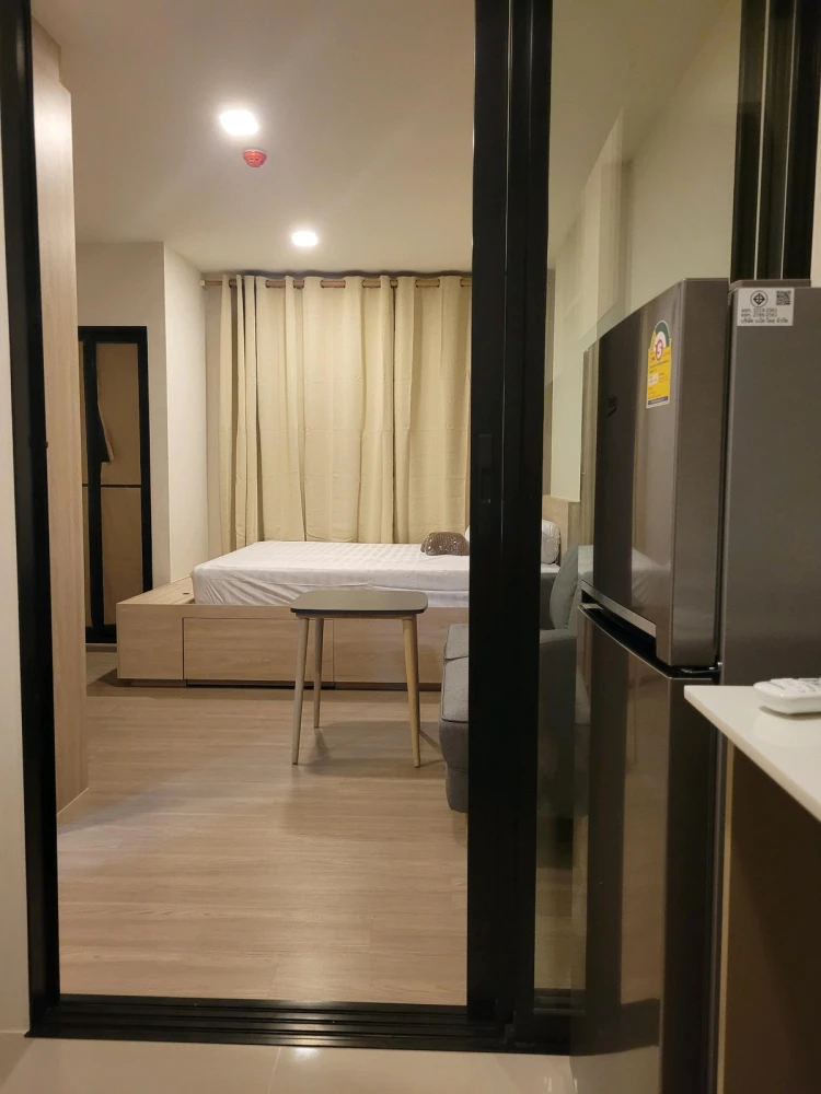 Selling a partitioned unit at The Muve Kaset, 4th floor, fully furnished. Book now!
