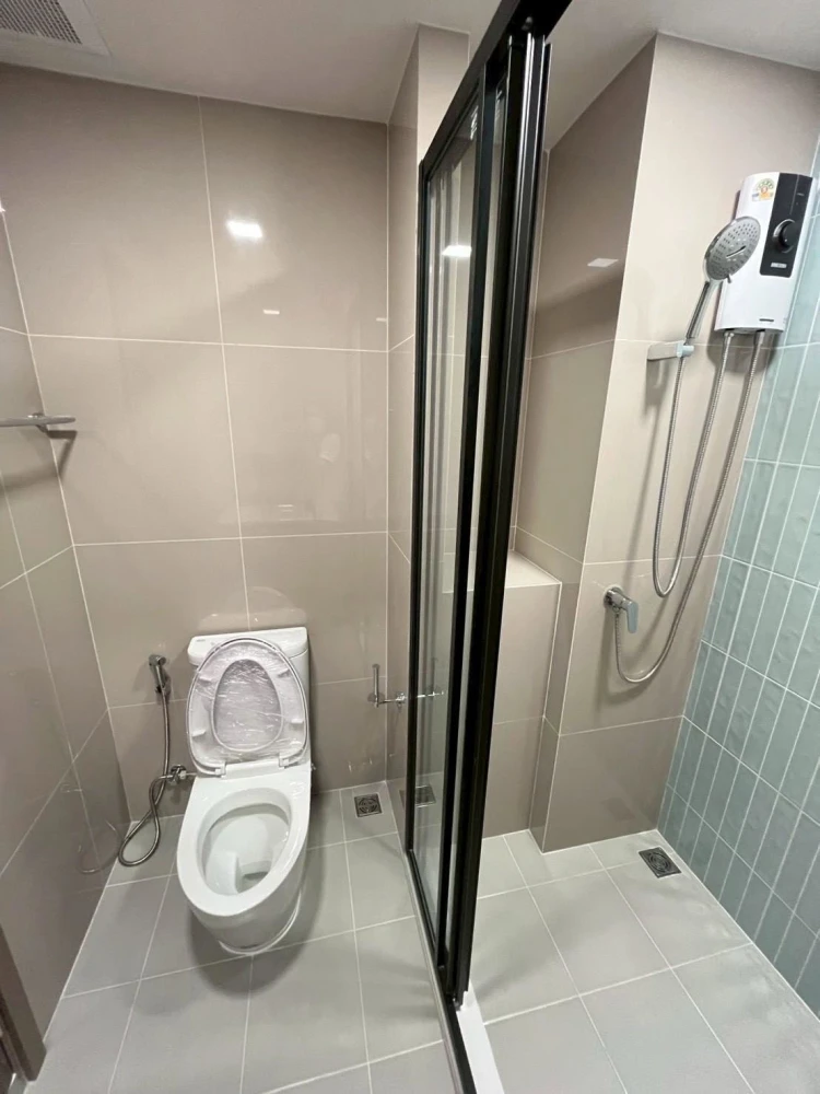Selling a unit at THE MUVE Sukhumvit 107, 3rd floor, fully furnished and equipped with all amenities. Book now!