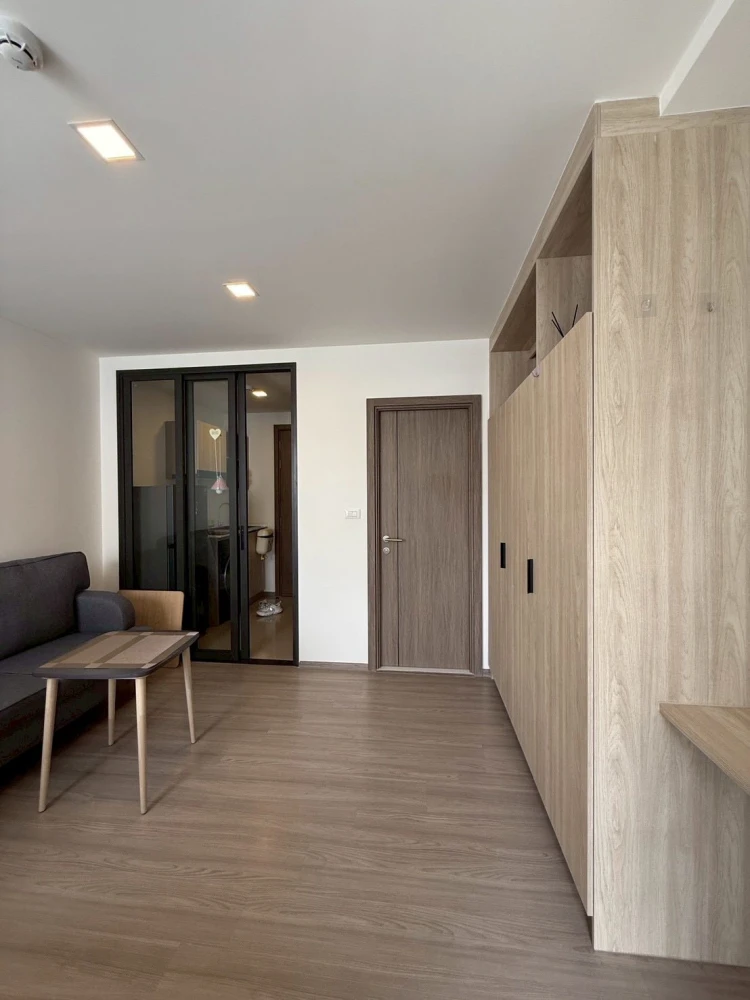 Selling a north-facing unit at The Muve Pradipat. The room stays cool all day. Excellent location, quiet and peaceful. The unit number adds up to a lu