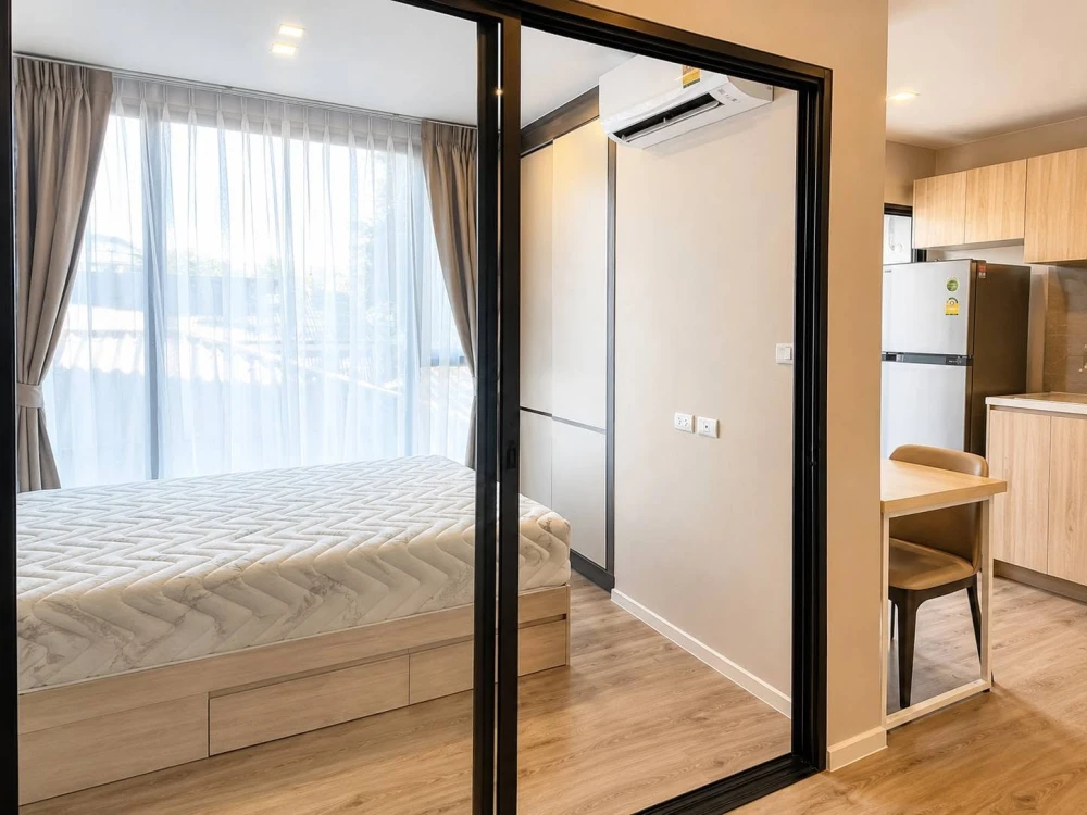 Selling The Nest Sukhumvit 64 Phase 2. Beautiful unit in good condition. Well-designed living space, bright and airy, comfortable to live in. Ready to