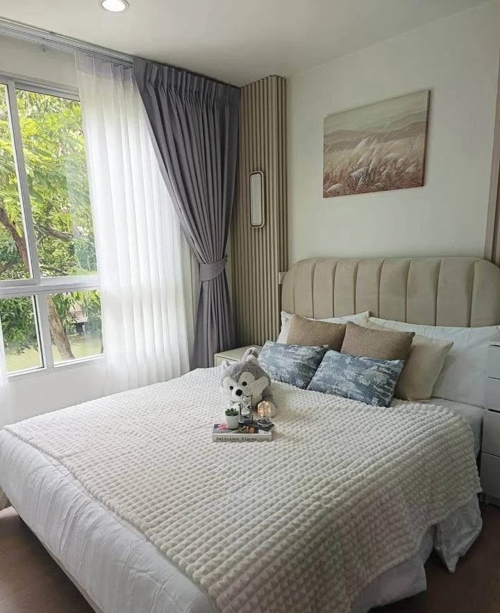 Selling The Niche id BangKhae, corner unit offering privacy, with high-quality built-in furniture. You'll regret missing this opportunity! images