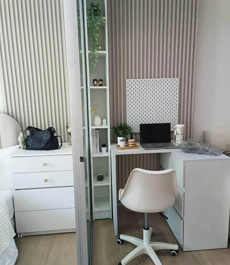 Selling The Niche id BangKhae, corner unit offering privacy, with high-quality built-in furniture. You'll regret missing this opportunity!
