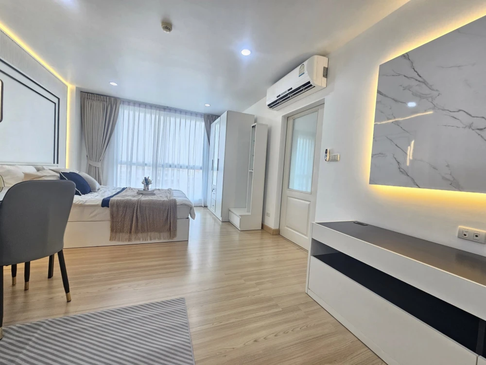 For sale: The Niche ID Ladprao 130, beautifully decorated room, bright and comfortable tones, so inviting. If you miss out, you'll regret it.