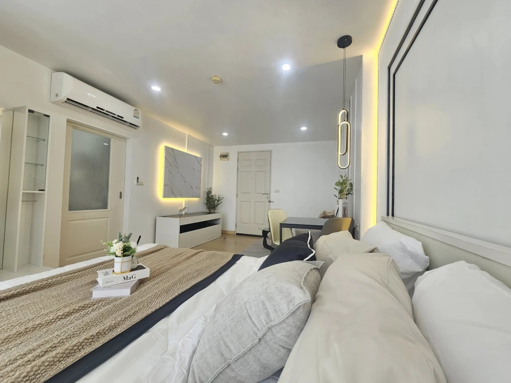 For sale: The Niche ID Ladprao 130, beautifully decorated room, bright and comfortable tones, so inviting. If you miss out, you'll regret it.