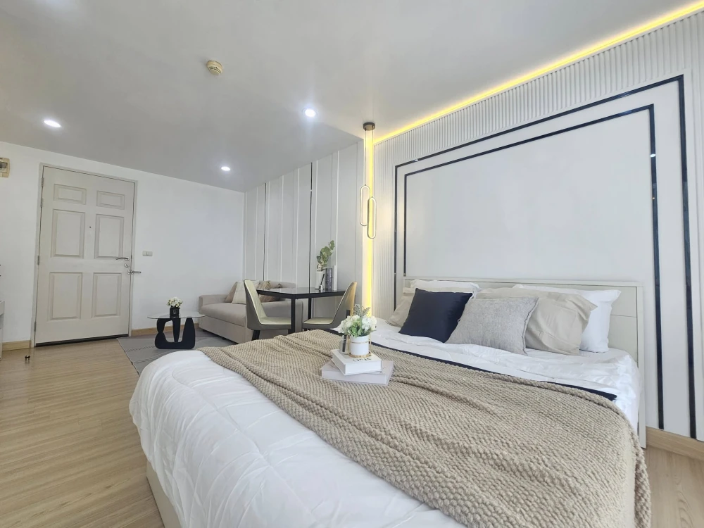 For sale: The Niche ID Ladprao 130, beautifully decorated room, bright and comfortable tones, so inviting. If you miss out, you'll regret it.