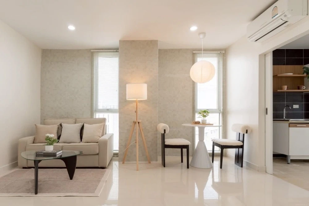 Selling THE NICHE ID Ladprao 130. Large corner unit, beautifully decorated and ready to move in. This is a must-book!