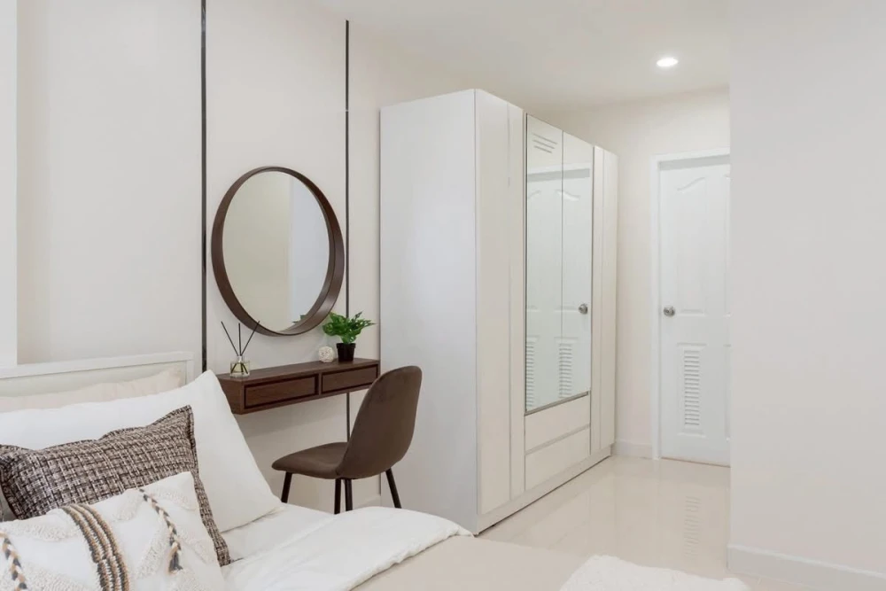 Selling THE NICHE ID Ladprao 130. Large corner unit, beautifully decorated and ready to move in. This is a must-book!