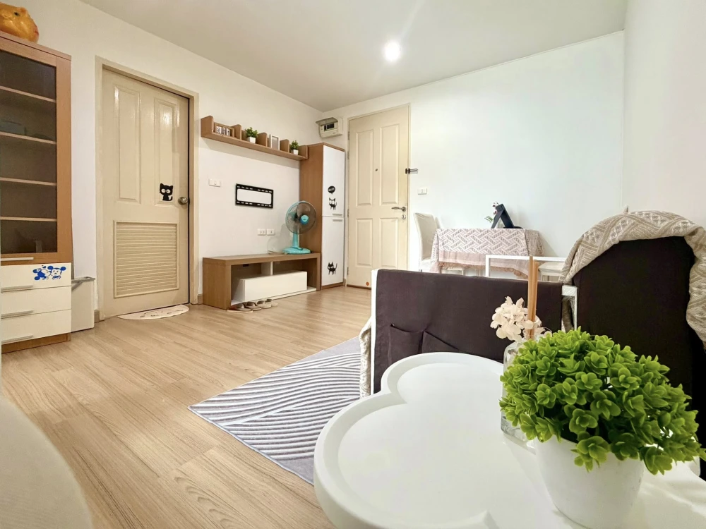 Selling The Niche ID Ladprao-Wanghin condo. Ready to move in, fully furnished, complete amenities. Book now!