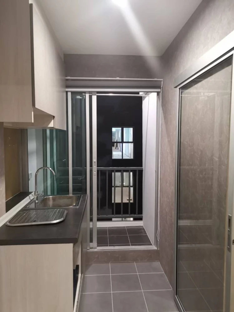 For sale: The Niche ID Rama 2, a lovely room on the 8th floor, with a great common area. Comes fully furnished. Don't miss out on this great deal!