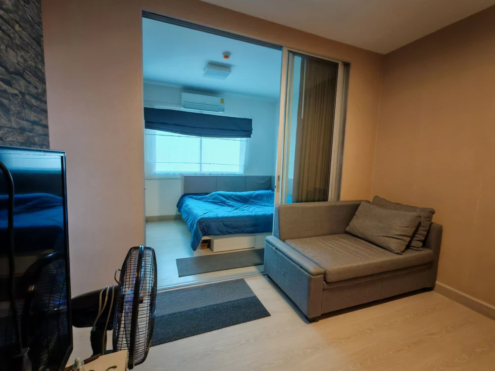 For sale: The Niche ID Rama 2, a lovely room on the 8th floor, with a great common area. Comes fully furnished. Don't miss out on this great deal!