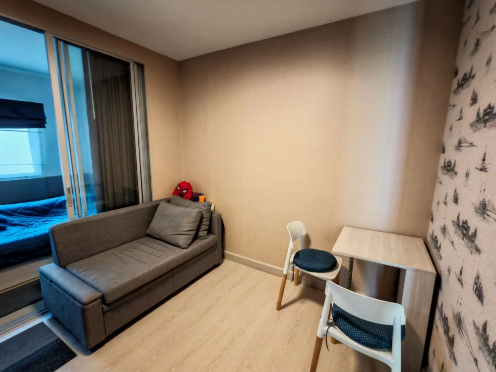 For sale: The Niche ID Rama 2, a lovely room on the 8th floor, with a great common area. Comes fully furnished. Don't miss out on this great deal!