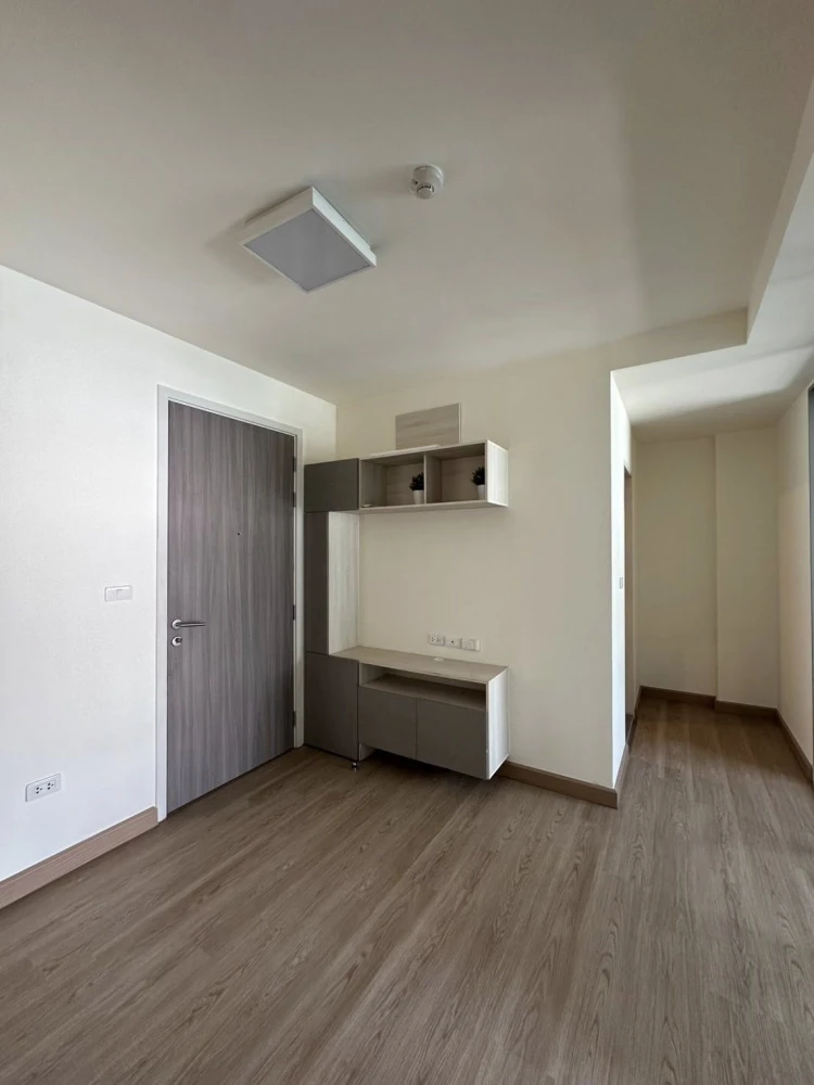 Selling an unfurnished unit at The Niche ID Rama 2, 4th floor. Excellent location and fully furnished. Don't miss this opportunity!