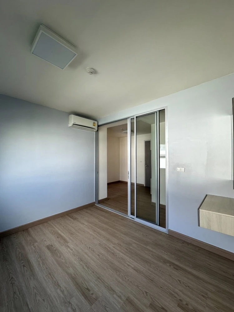 Selling an unfurnished unit at The Niche ID Rama 2, 4th floor. Excellent location and fully furnished. Don't miss this opportunity!