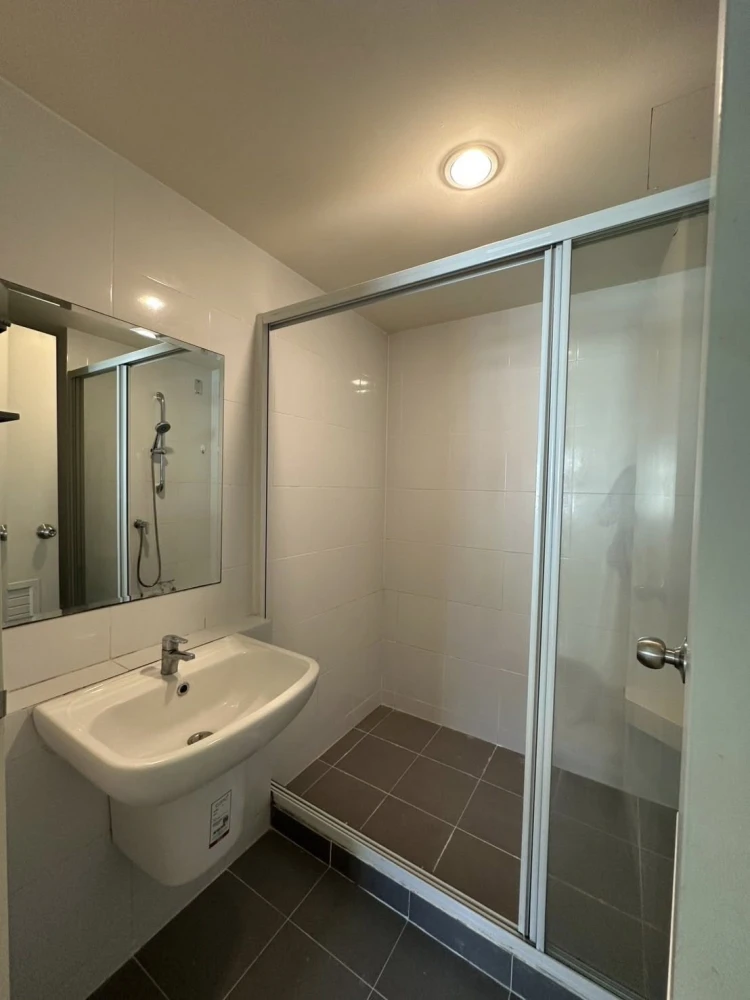 Selling an unfurnished unit at The Niche ID Rama 2, 4th floor. Excellent location and fully furnished. Don't miss this opportunity!