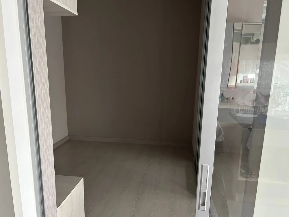 For sale THE NICHE ID SERITHAI, 4th floor, Building D, with furniture and electrical appliances. Reserve now, don't delay.