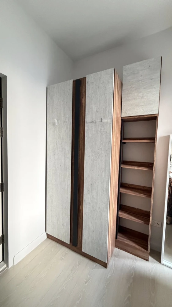 Selling a lovely condo at The Niche Pride Thonglor-Phetchaburi. It features high-quality built-in furniture and convenient transportation. Don't miss