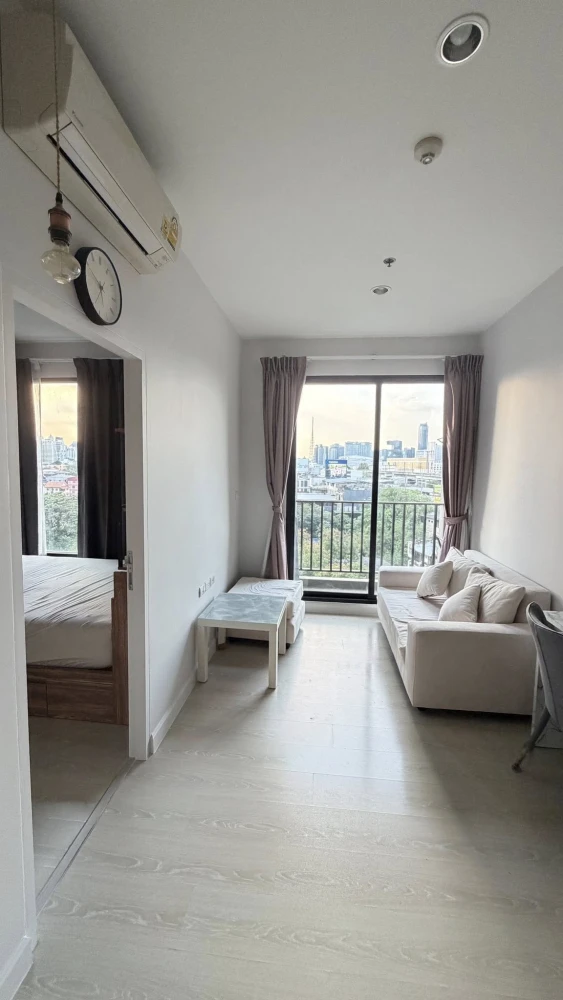 Selling a lovely condo at The Niche Pride Thonglor-Phetchaburi. It features high-quality built-in furniture and convenient transportation. Don't miss