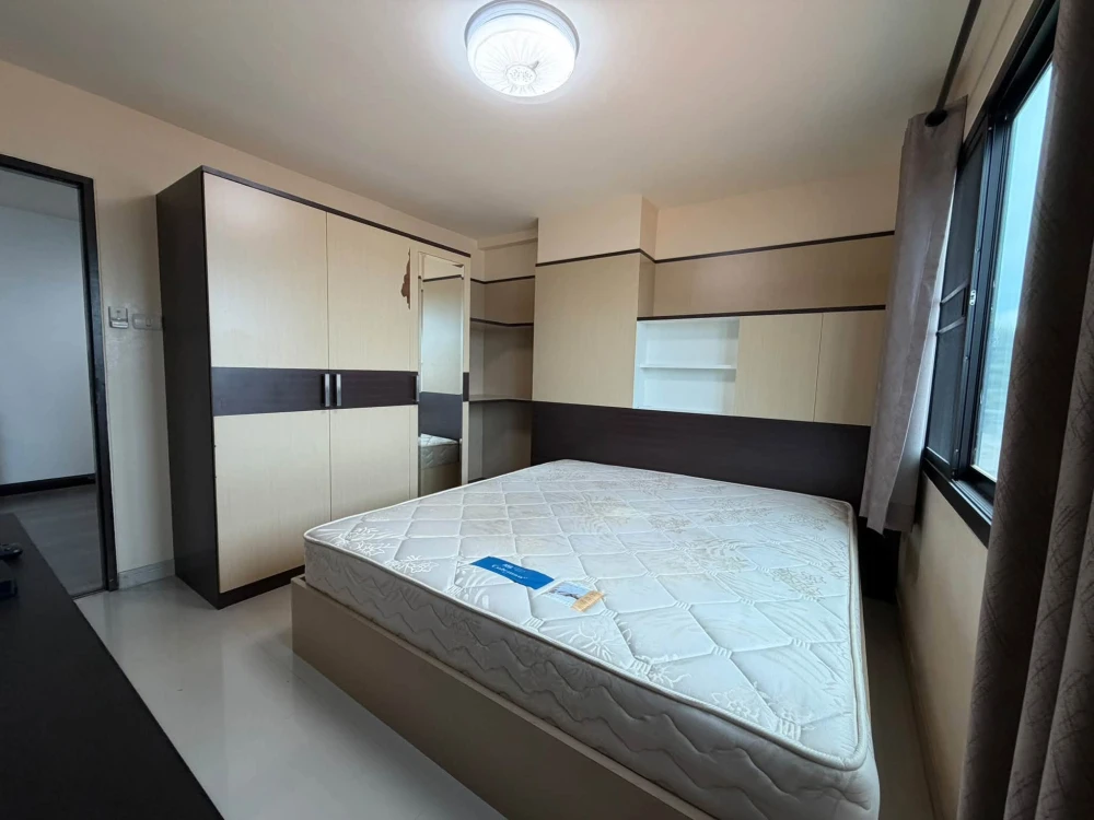Selling The North Park Condominium. Nice unit with spacious living area and complete amenities. Book now!