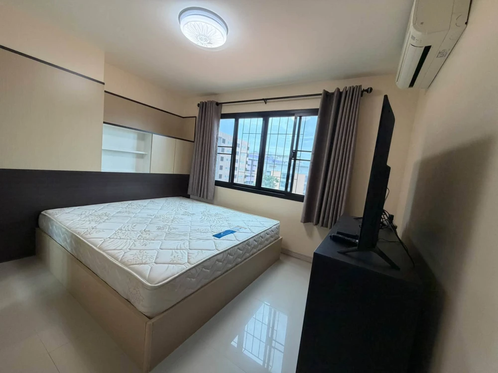 Selling The North Park Condominium. Nice unit with spacious living area and complete amenities. Book now!